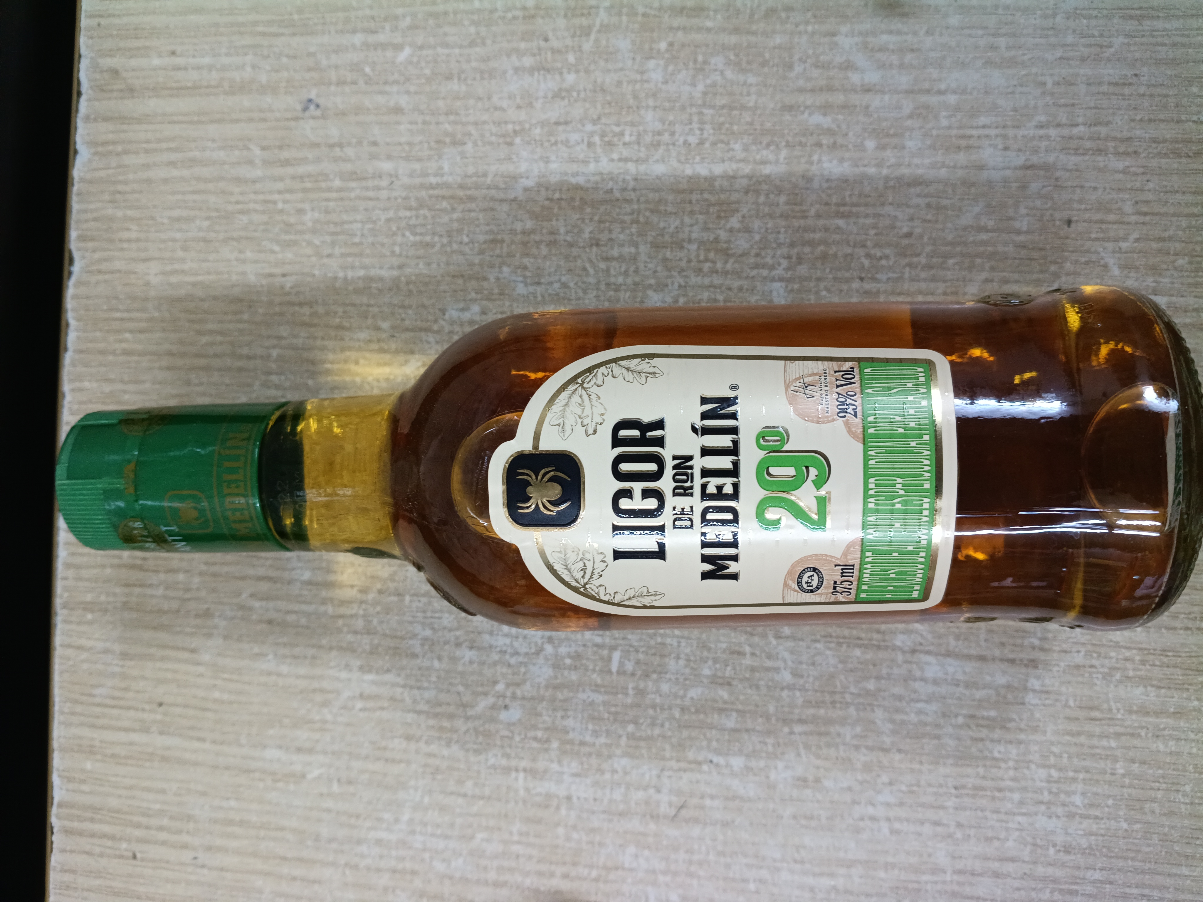 Licor de ron Medellín media 375ml